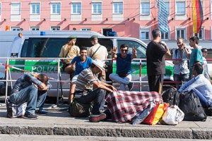 მიუნჰენის მცხოვრებლებს პოლიციამ მადლობა გადაუხადა და სთხოვა მიგრანტების დახმარება შეაჩერონ