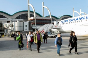 სტამბულის აეროპორტში რუსეთის ორი მოქალაქე თვითმფრინავიდან ჩამოსვეს