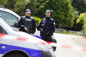 ფრანგმა სამართალდამცველებმა ტერორიზმში ეჭვმიტანილები დააკავეს